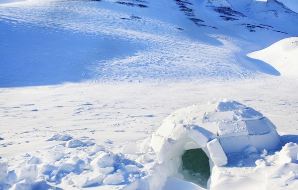 Nuit dans un igloo pas chère : 99 euros pour 2 personnes (avec petit-déj) / Hautes-Alpes