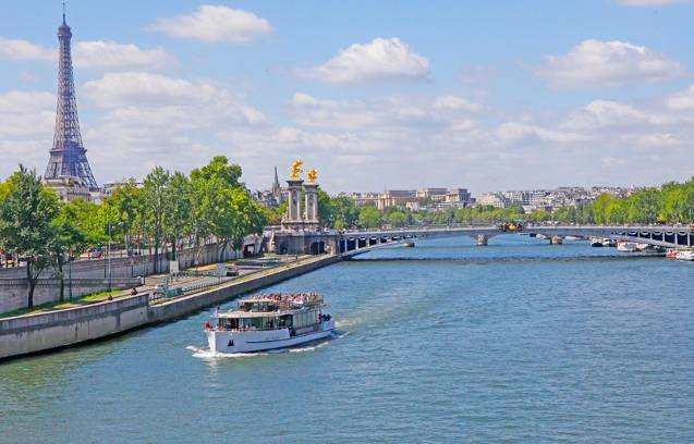 Croisière sur la Seine pas chère : à partir de 7 euros au départ de la Tour Eiffel