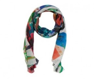 Voir le foulard Desigual Carry en soldes