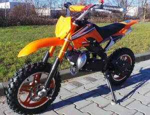 petite moto Dirt Bike de cylindrée 49cc à seulement 199,99 euros