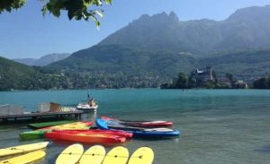 Location canoë sur le lac d'Annecy à moitié prix 