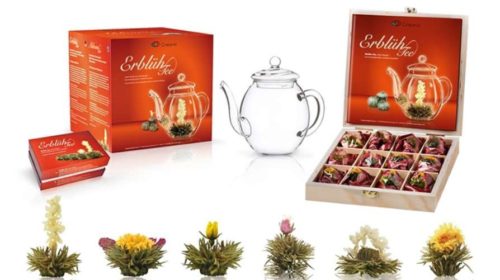 coffret fleurs de thé + théière