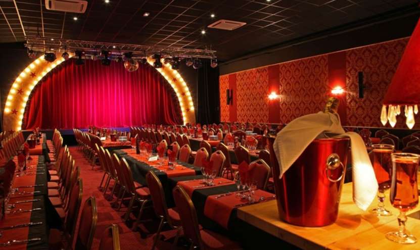 Diner-spectacle Francky Folies Cabaret moitié prix : 55€ pour 2 personnes (119€ pour 4)