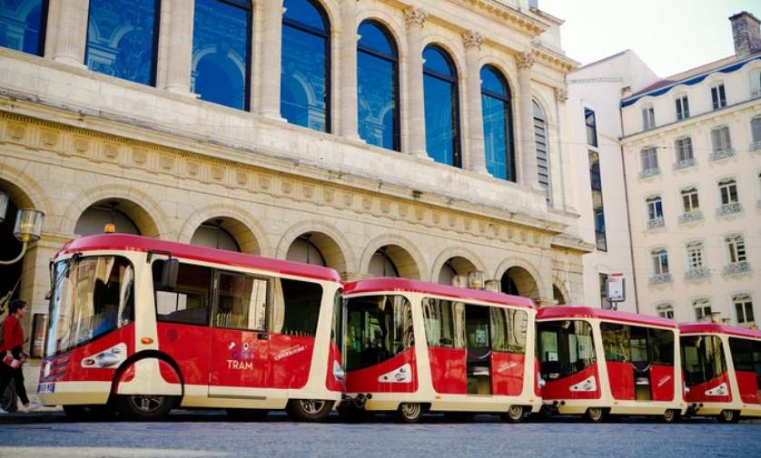 Tour en petit tram de Lyon pas cher : billet enfant /adulte / famille (Lyon City tram)