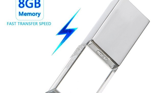 8,49€ la clé USB avec LED 8Go