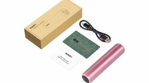 petite batterie externe Aukey 7000mAh rose