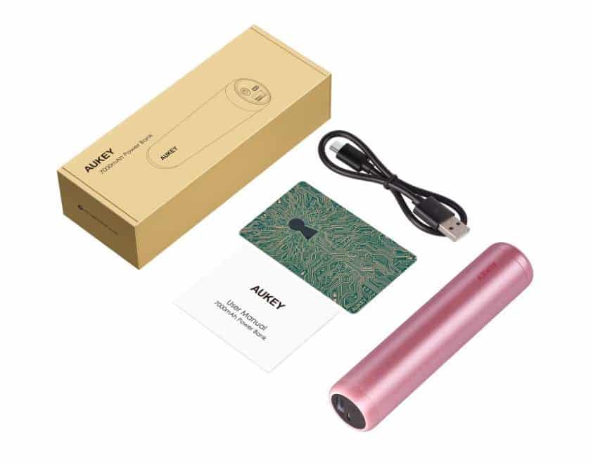 petite batterie externe Aukey 7000mAh rose