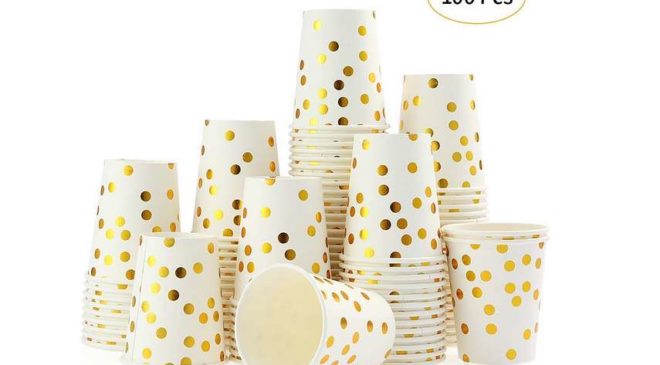 le lot de 100 gobelets papier jetables avec points dorés Esonmus