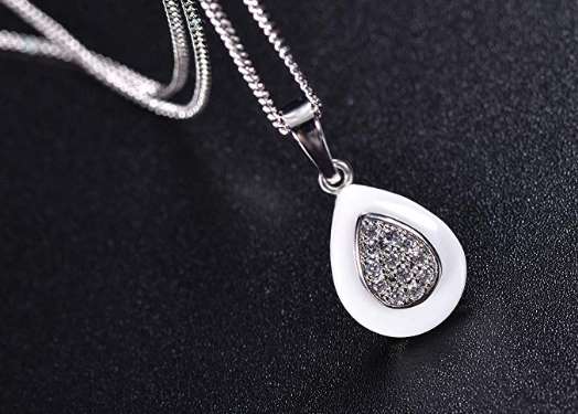 Moins de 10€ le collier en argent avec pendentif pierre (Argent 925,)