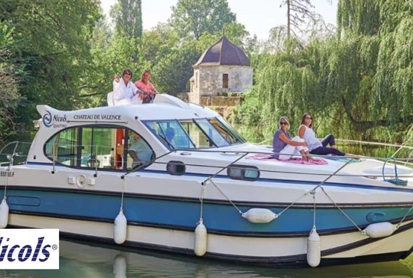 Tourisme fluvial à bord d’un bateau sans permis moins cher
