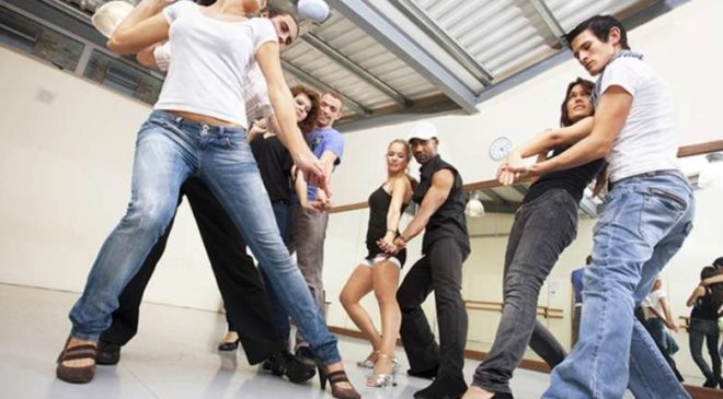 Cours De Danse Latine Salsathèque De Toulouse Pas Chers