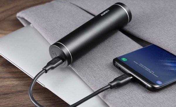 Petite Batterie Externe 5000mah Cylindrique Usb C Aukey Pb Y8