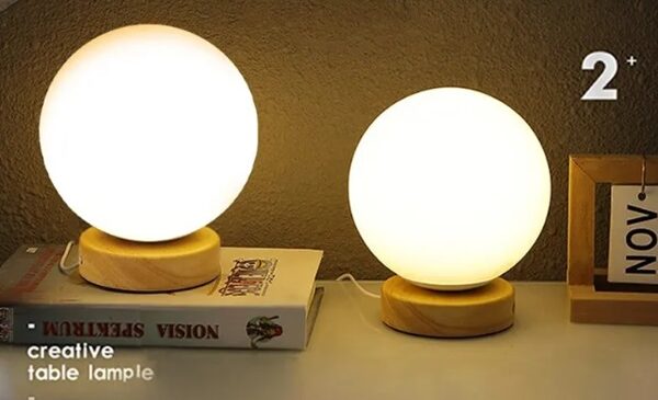 lampe de chevet LED rechargeable avec socle en bois, réglage intensité et couleur