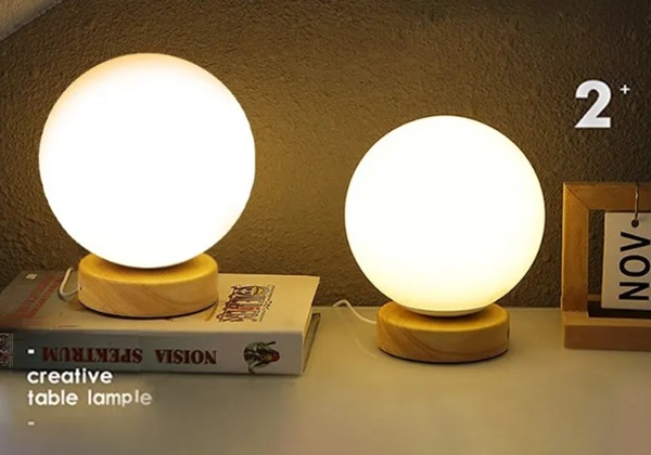 lampe de chevet LED rechargeable avec socle en bois, réglage intensité et couleur