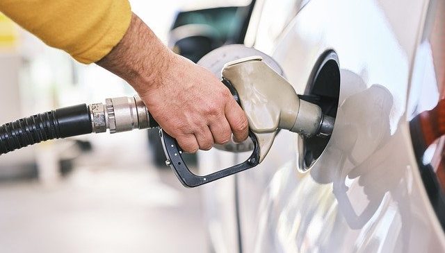 comment trouver la station qui propose le carburant le moins cher proche de chez vous