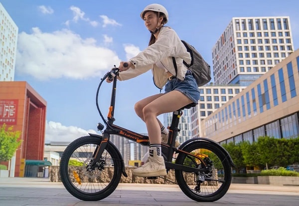 Simplifiez vos trajets citadins : vélo électrique pliable KuKirin V2 au prix réduit de 589€ 