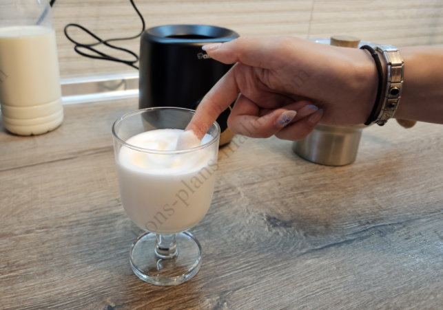 test du mousseur à lait 8 en 1 amzchef (1)