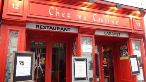 Cabaret Chez Ma Cousine (Paris 18e) moins cher : dîner-spectacle en 4 services avec vin dès 59,90 €