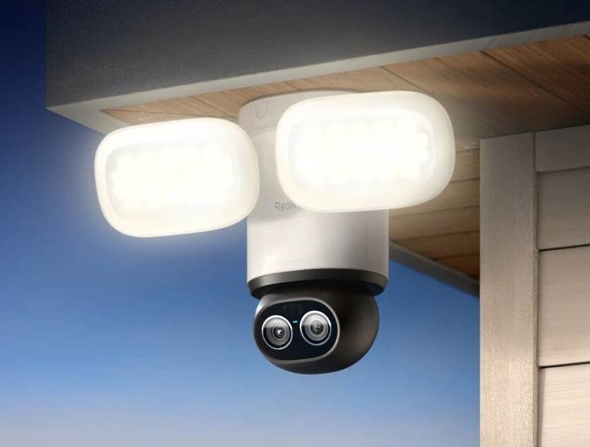 Caméra Reolink TrackFlex Floodlight à 189,99€ : double 4K, zoom x6 et projecteur 3000 lm caméra reolink trackflex floodlight