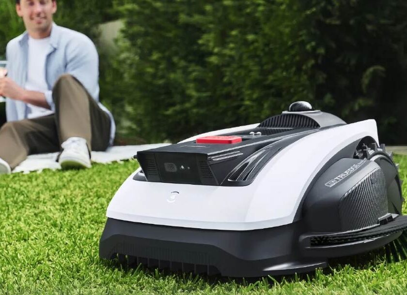 Robot tondeuse autonome Ecovacs Goat O1200 LiDAR Pro 1200 M² Care Kit en promo 949 € robot tondeuse autonome ecovacs goat o1200 lidar pro 1200 m² en promo