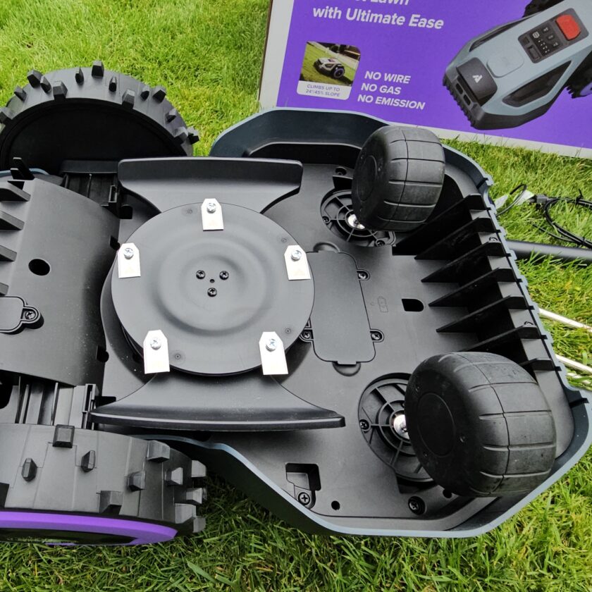 anthbot m9 dessous (2)