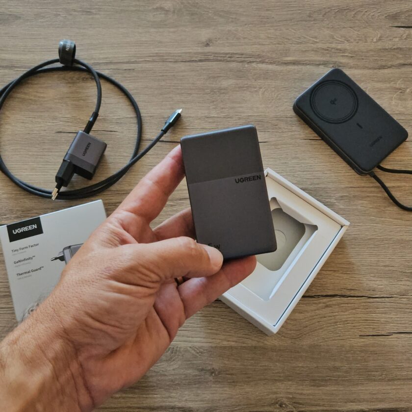 Test UGREEN Nexode Air Slim 65W 3 Ports : le format carte de crédit qui ne sacrifie rien test du chargeur ugreen nexode air slim 65w 3 ports